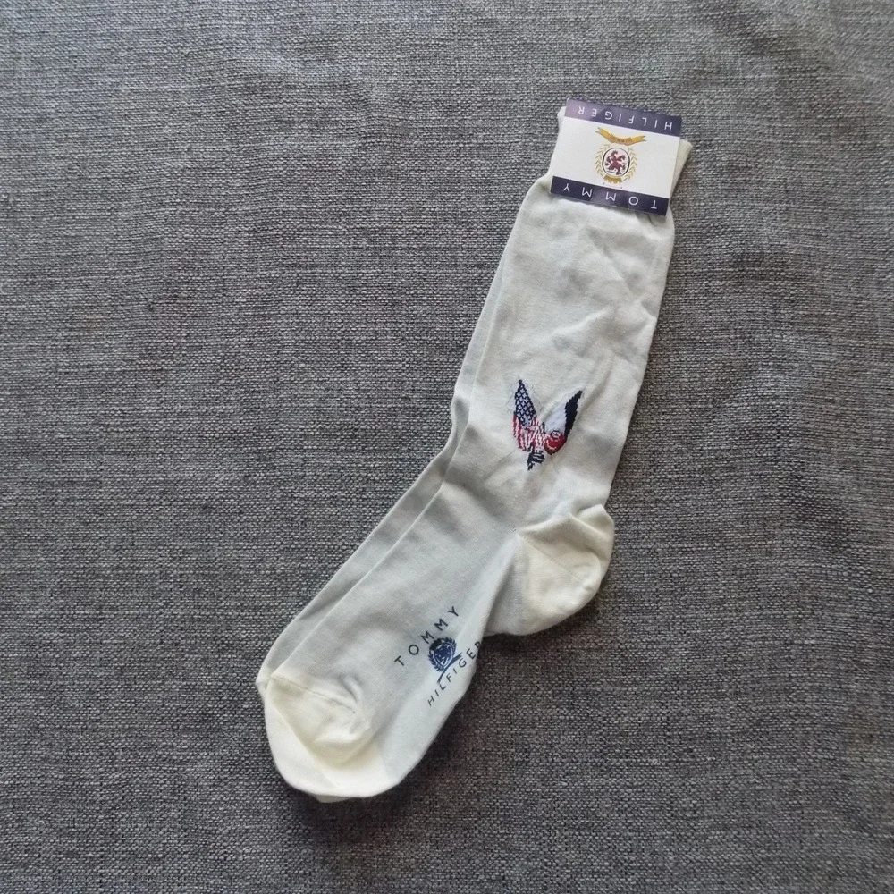Tommy Hilfiger Crew Socks Mens OS White NEW Vintage USA Eagle Flag 944033 SR #38
